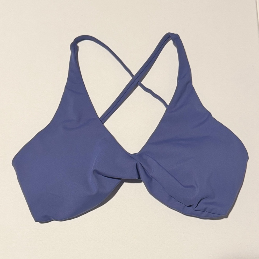 Twist Front Crossback Sports Bra